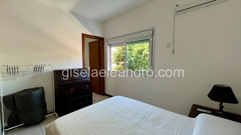 Charming apartment with 2 suites in Canasvieiras, 100 meters from the sea.