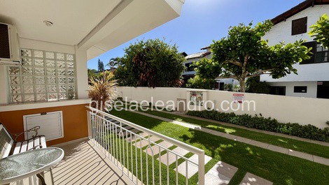 Charming apartment with 2 suites in Canasvieiras, 100 meters from the sea.