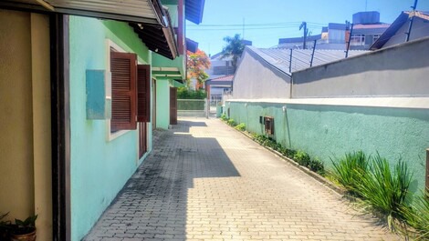 Sobrado a 2 minutos da Praia nos Ingleses