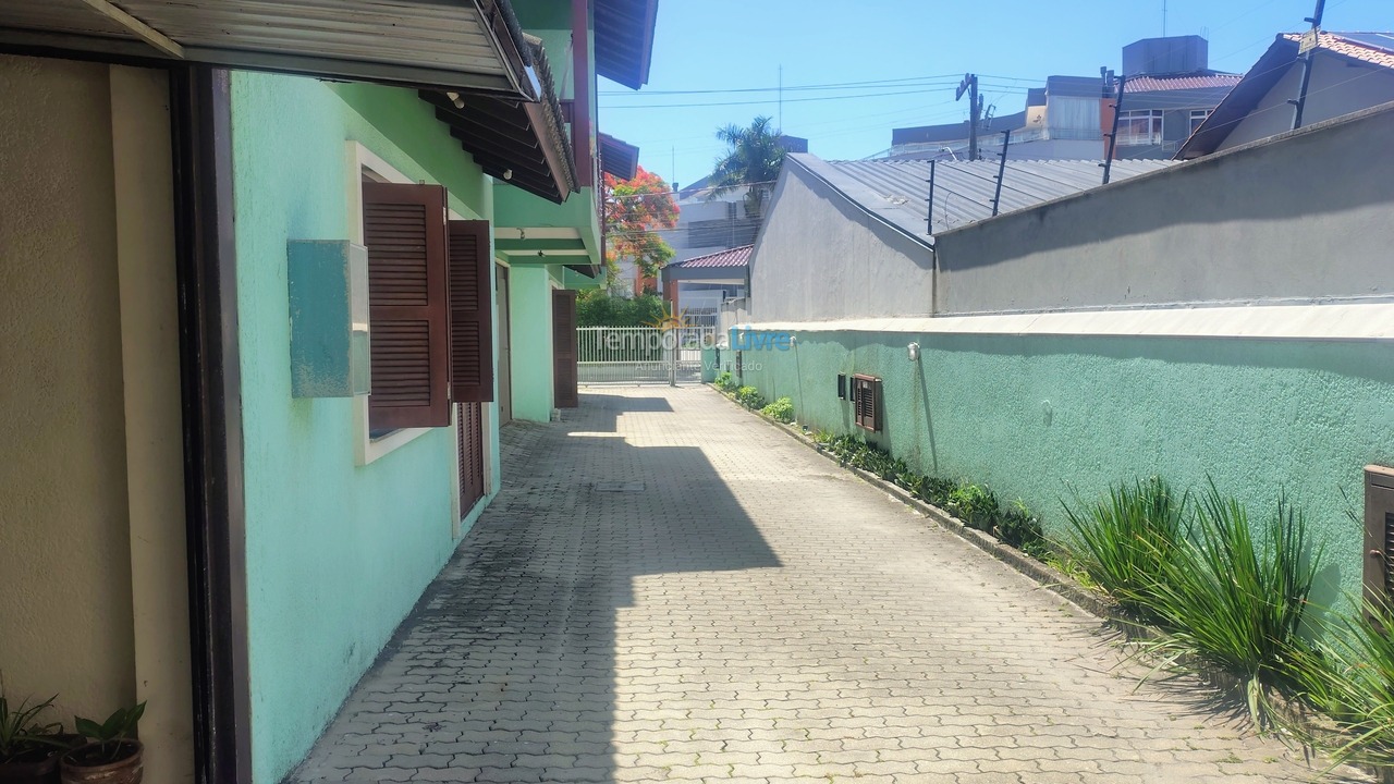 Apartamento para aluguel de temporada em Florianopolis (Praia dos Ingleses)