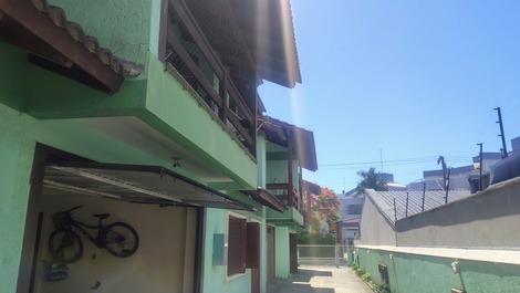 Sobrado a 2 minutos da Praia nos Ingleses