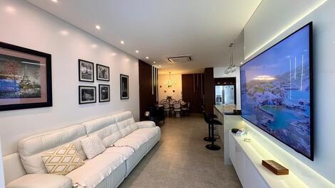 Apto Luxuoso com 3 dormitórios e vista panorâmica do mar.