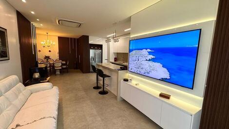 Apto Luxuoso com 3 dormitórios e vista panorâmica do mar.