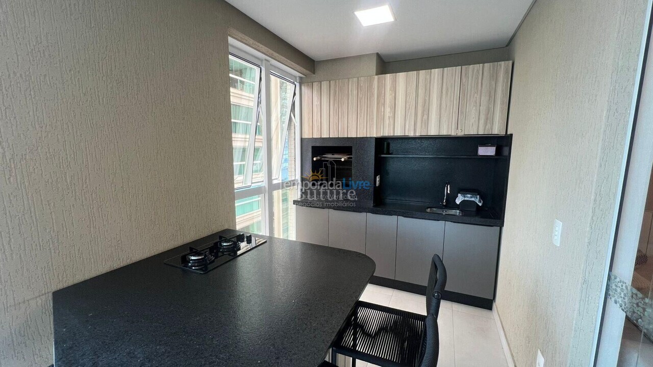 Apartamento para aluguel de temporada em Itapema (Meia Praia)