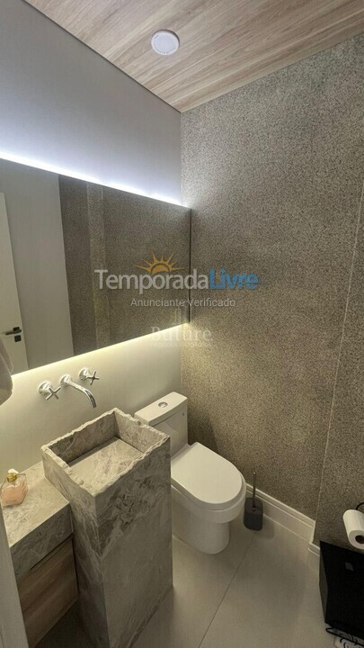 Apartamento para aluguel de temporada em Itapema (Meia Praia)