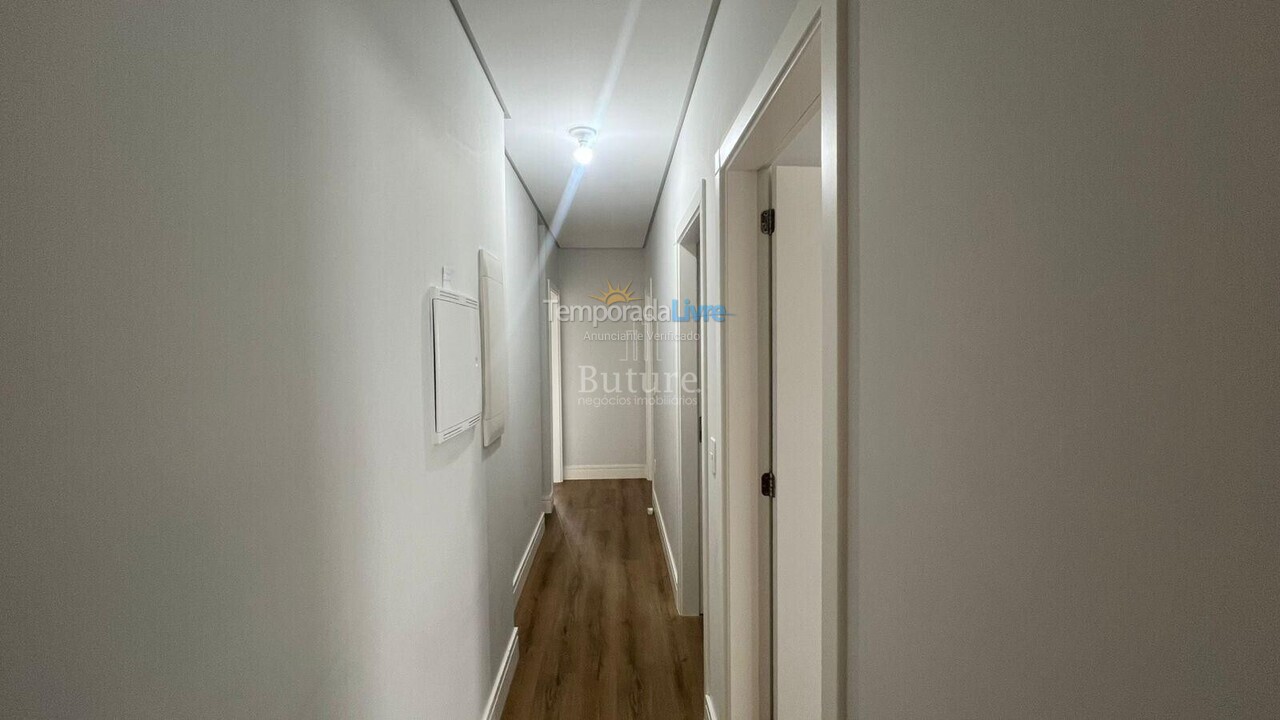Apartamento para aluguel de temporada em Itapema (Meia Praia)