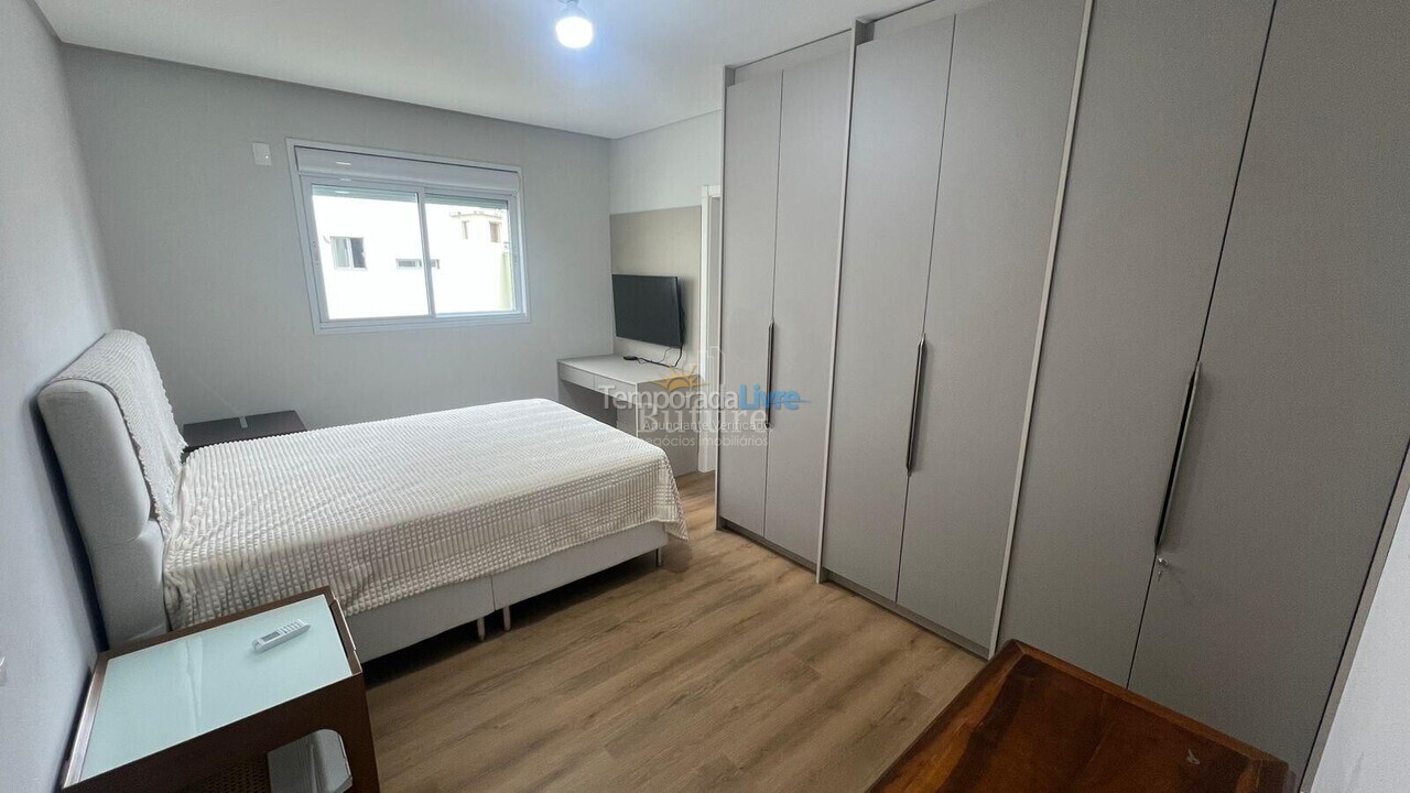 Apartamento para aluguel de temporada em Itapema (Meia Praia)