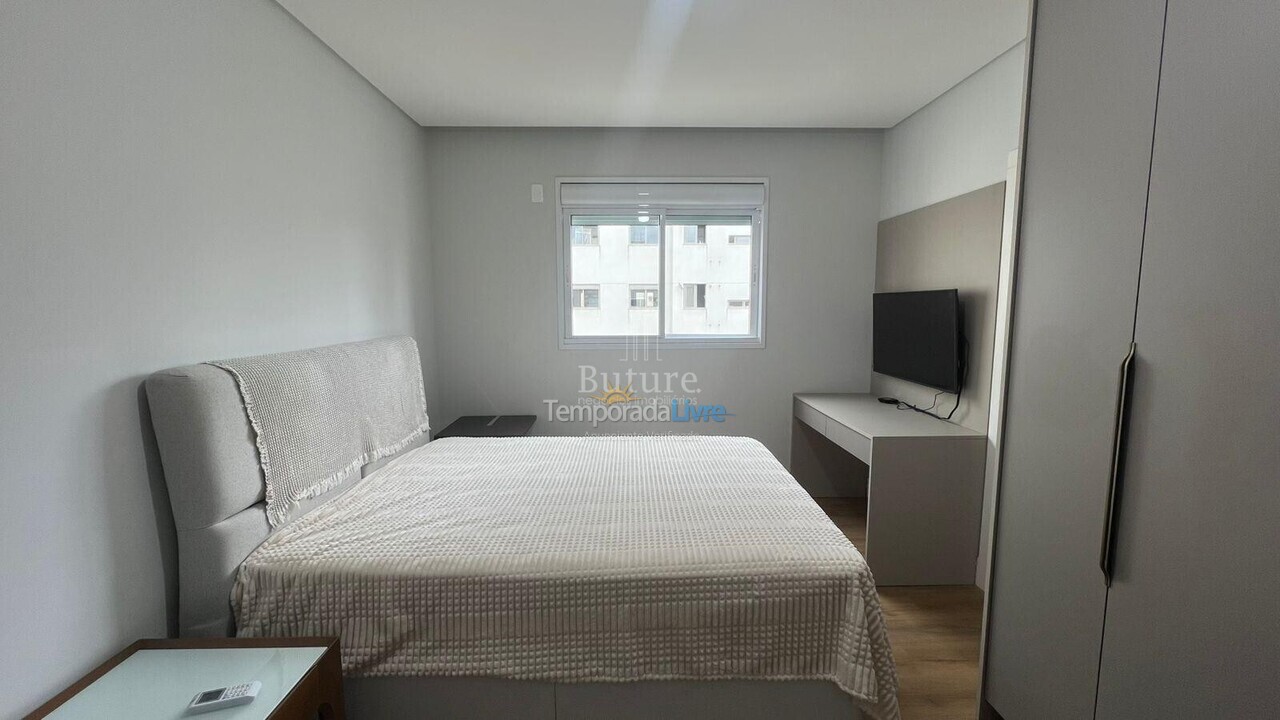 Apartamento para aluguel de temporada em Itapema (Meia Praia)