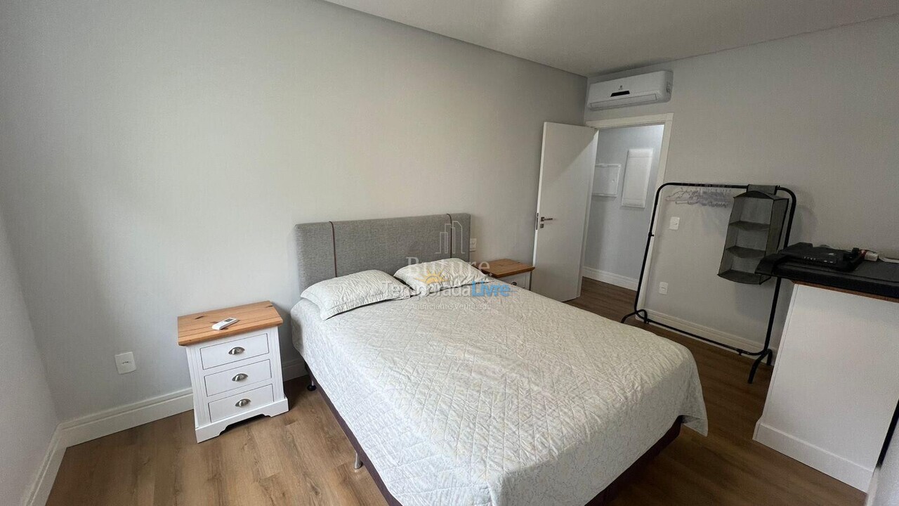 Apartamento para aluguel de temporada em Itapema (Meia Praia)