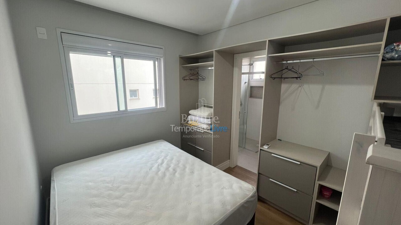 Apartamento para aluguel de temporada em Itapema (Meia Praia)