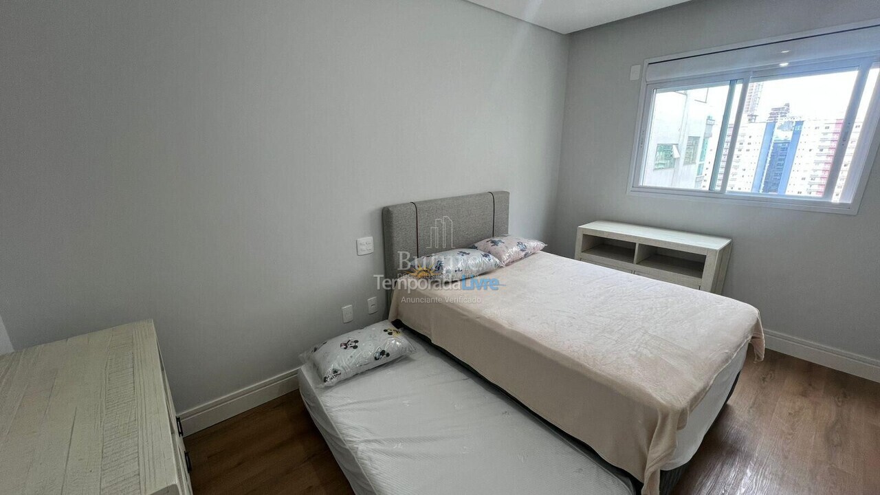 Apartamento para aluguel de temporada em Itapema (Meia Praia)