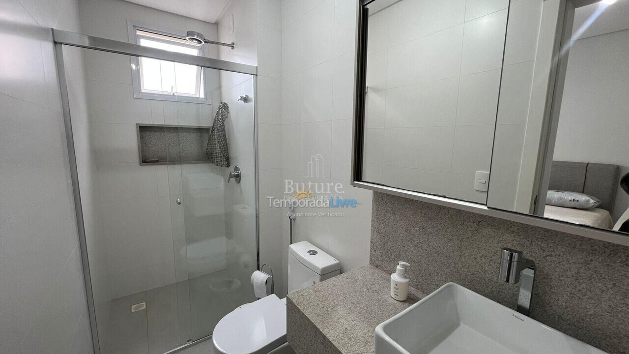 Apartamento para aluguel de temporada em Itapema (Meia Praia)