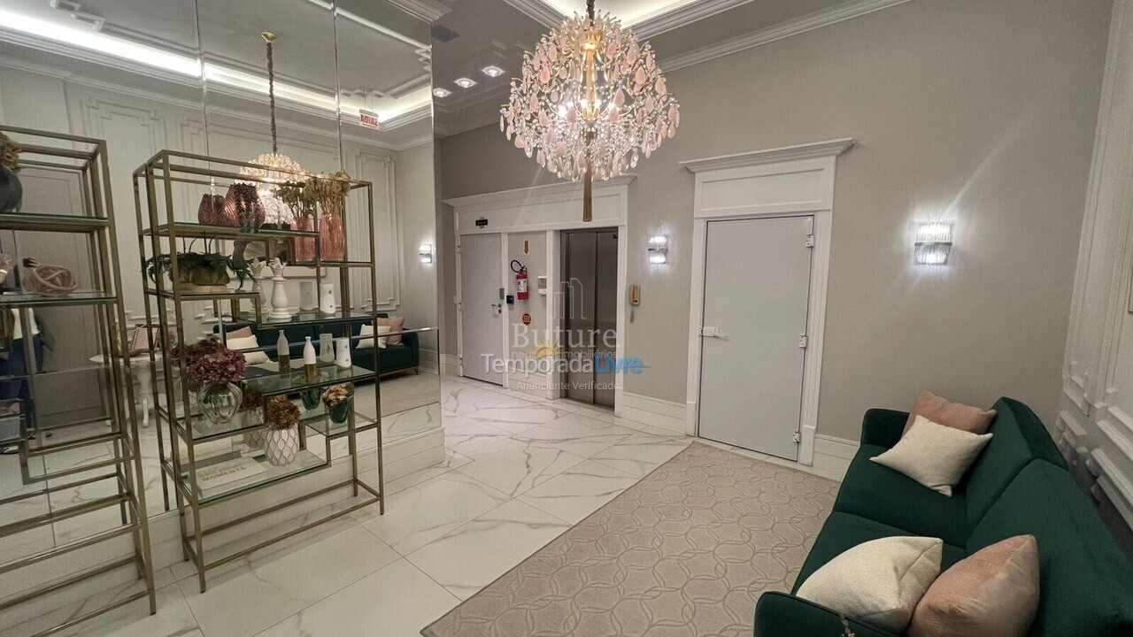 Apartamento para aluguel de temporada em Itapema (Meia Praia)