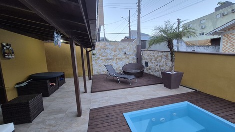 Casa para 8 personas con piscina en la playa Ingleses/Santinho.