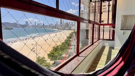 FRONT SEA! SACADA C / CHURRASQ; 4 QTOS; 3 BATHROOMS; 2 VAGAS; AIR; WIFI