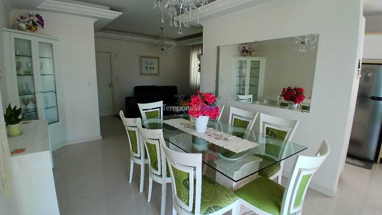 Apartamento para aluguel de temporada em Itapema (Meia Praia)