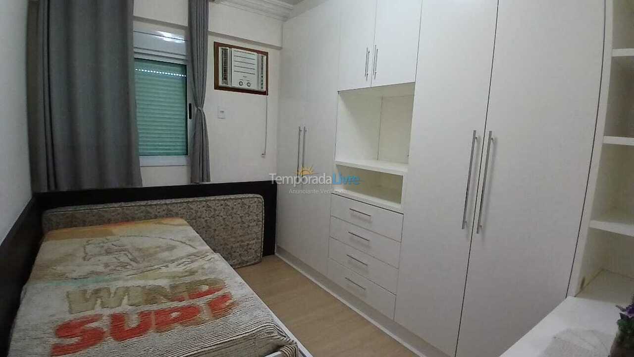 Apartamento para aluguel de temporada em Itapema (Meia Praia)