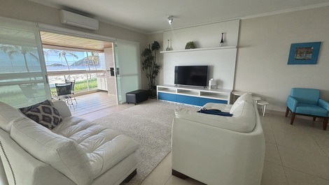 Apartamento frontal ao mar em Riviera