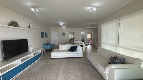 Apartamento frontal ao mar em Riviera