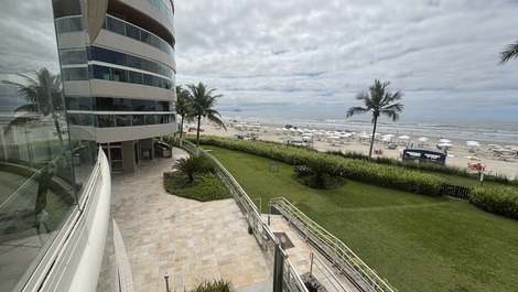 Apartamento frontal ao mar em Riviera