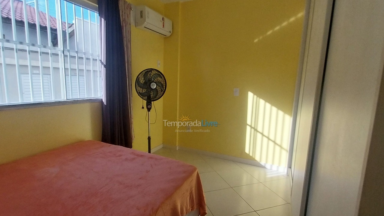 Apartment for vacation rental in Bombinhas (Praia de Bombas)