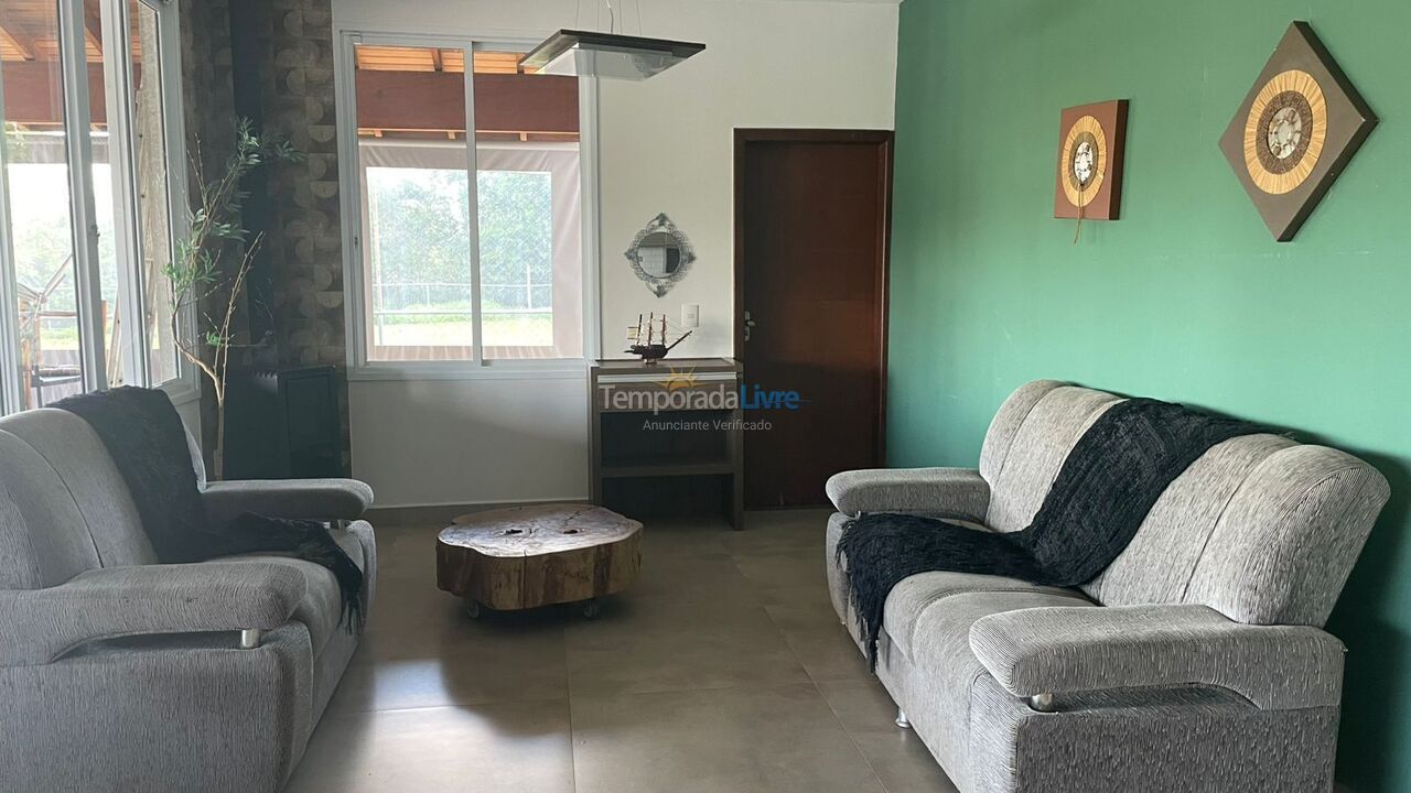 Granja para alquiler de vacaciones em Bragança Paulista (Bosque das Pedras)