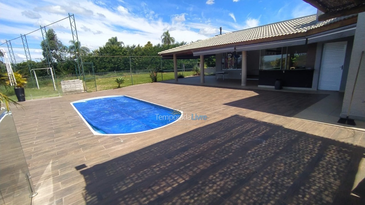 Granja para alquiler de vacaciones em Bragança Paulista (Bosque das Pedras)