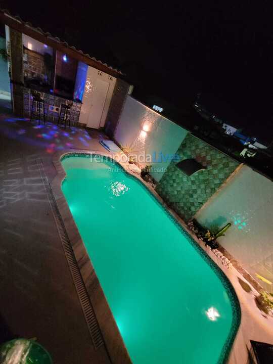 Casa para aluguel de temporada em Cabo Frio (Unamar)