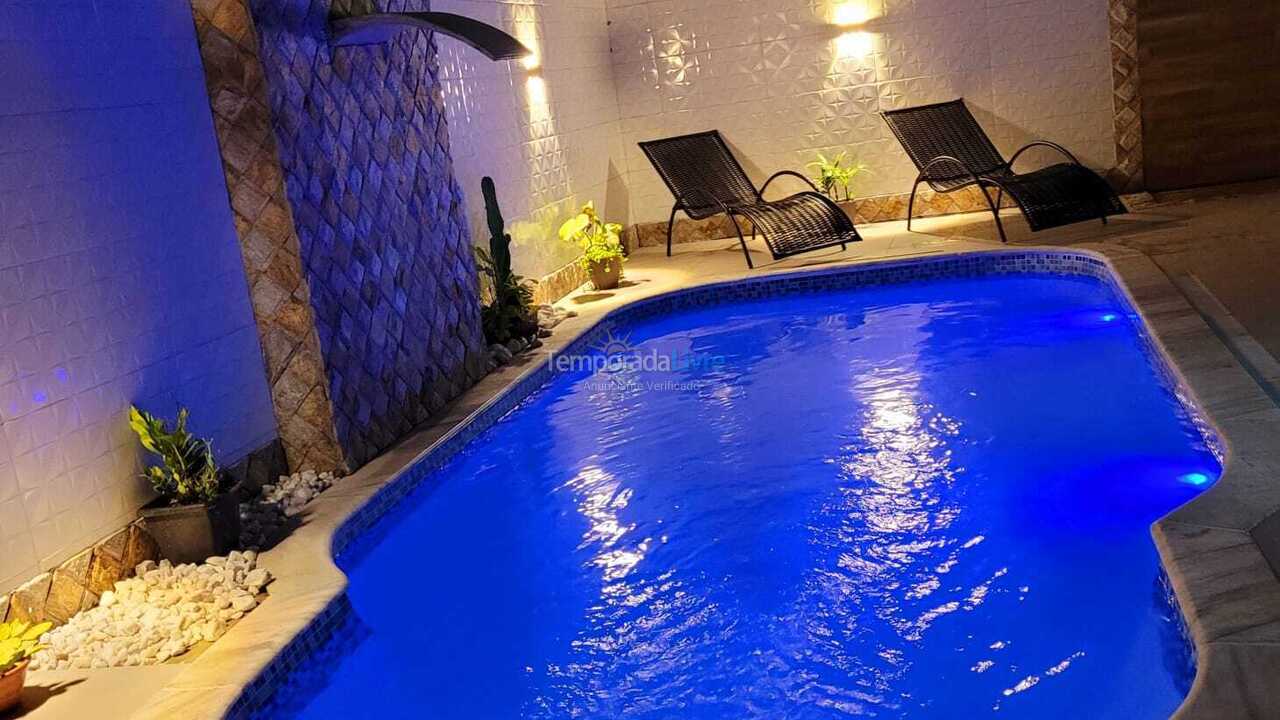 Casa para aluguel de temporada em Cabo Frio (Unamar)