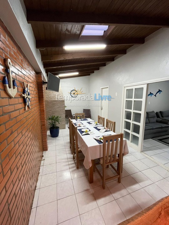 Casa para alquiler de vacaciones em Balneário Gaivota (Jardim Ultramar)