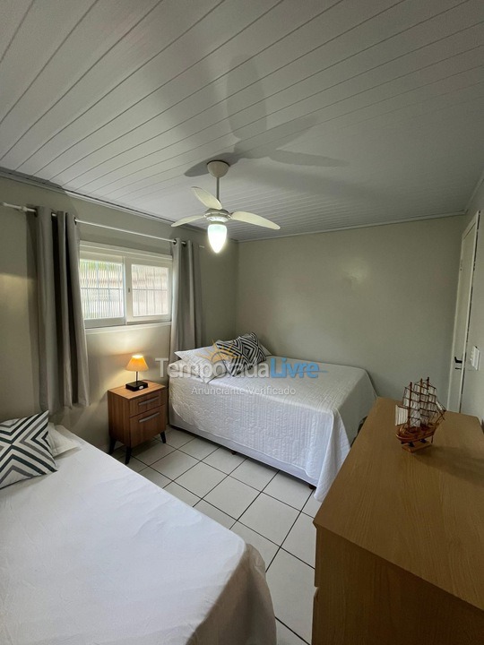 Casa para alquiler de vacaciones em Balneário Gaivota (Jardim Ultramar)