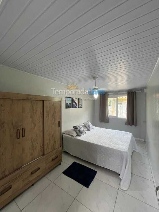 Casa para alquiler de vacaciones em Balneário Gaivota (Jardim Ultramar)