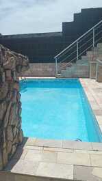 🏖️ CASA EN ALQUILER CON PISCINA Y DEPENDENCIA EN MONGAGUÁ – SP 🌊