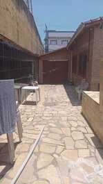 🏖️ CASA EN ALQUILER CON PISCINA Y DEPENDENCIA EN MONGAGUÁ – SP 🌊