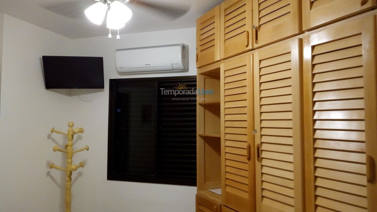 Apartamento para aluguel de temporada em Ubatuba (Praia das Toninhas)