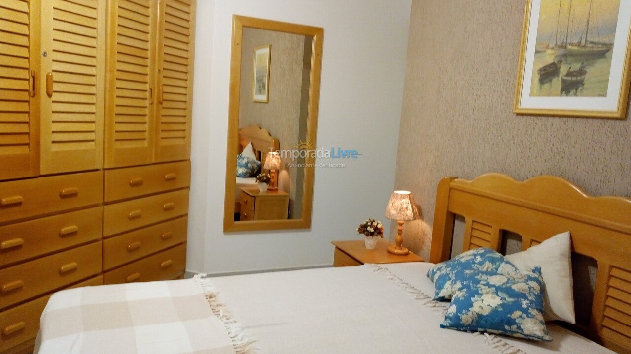 Apartamento para aluguel de temporada em Ubatuba (Praia das Toninhas)