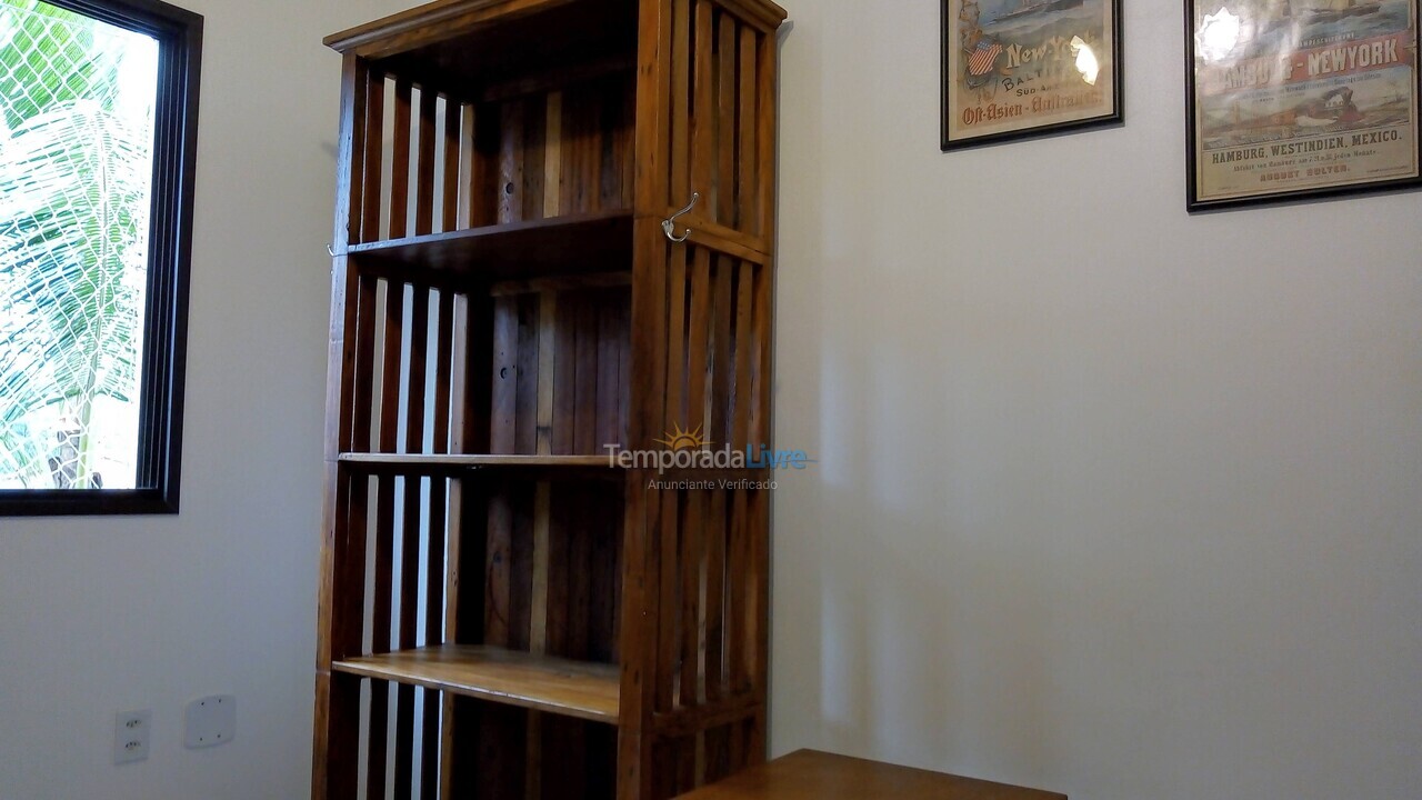 Apartamento para aluguel de temporada em Ubatuba (Praia das Toninhas)