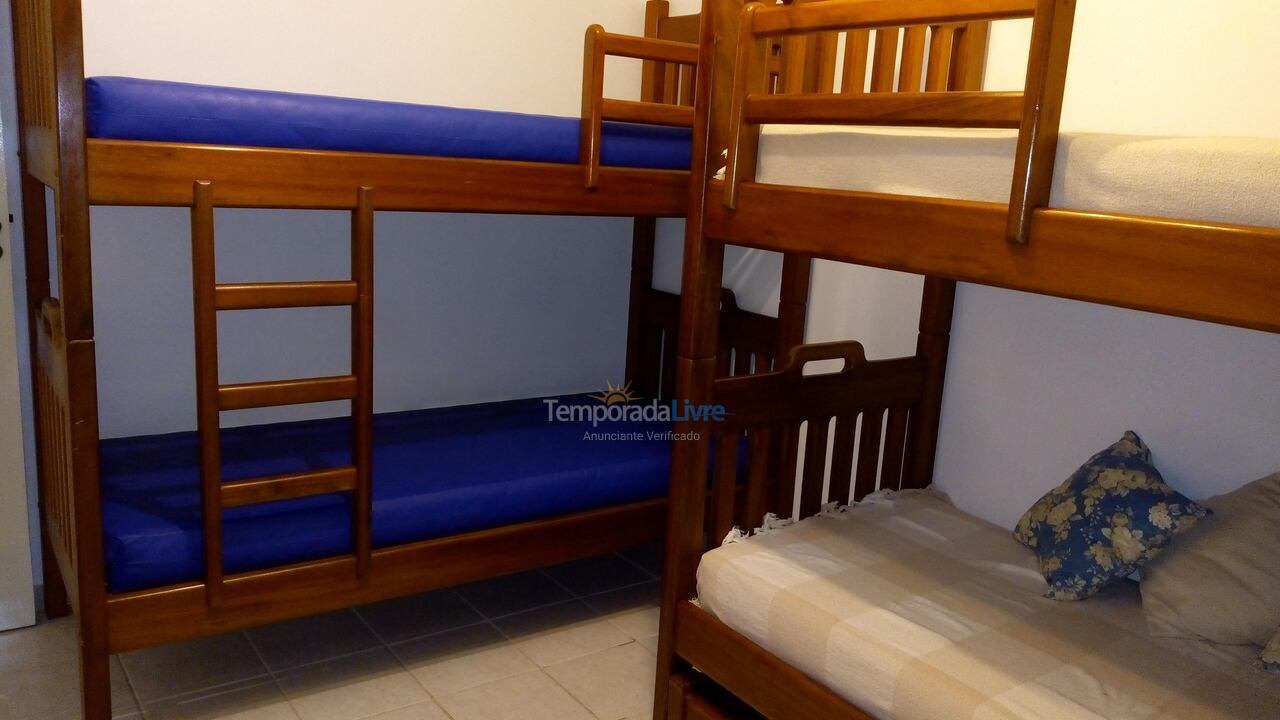 Apartamento para aluguel de temporada em Ubatuba (Praia das Toninhas)