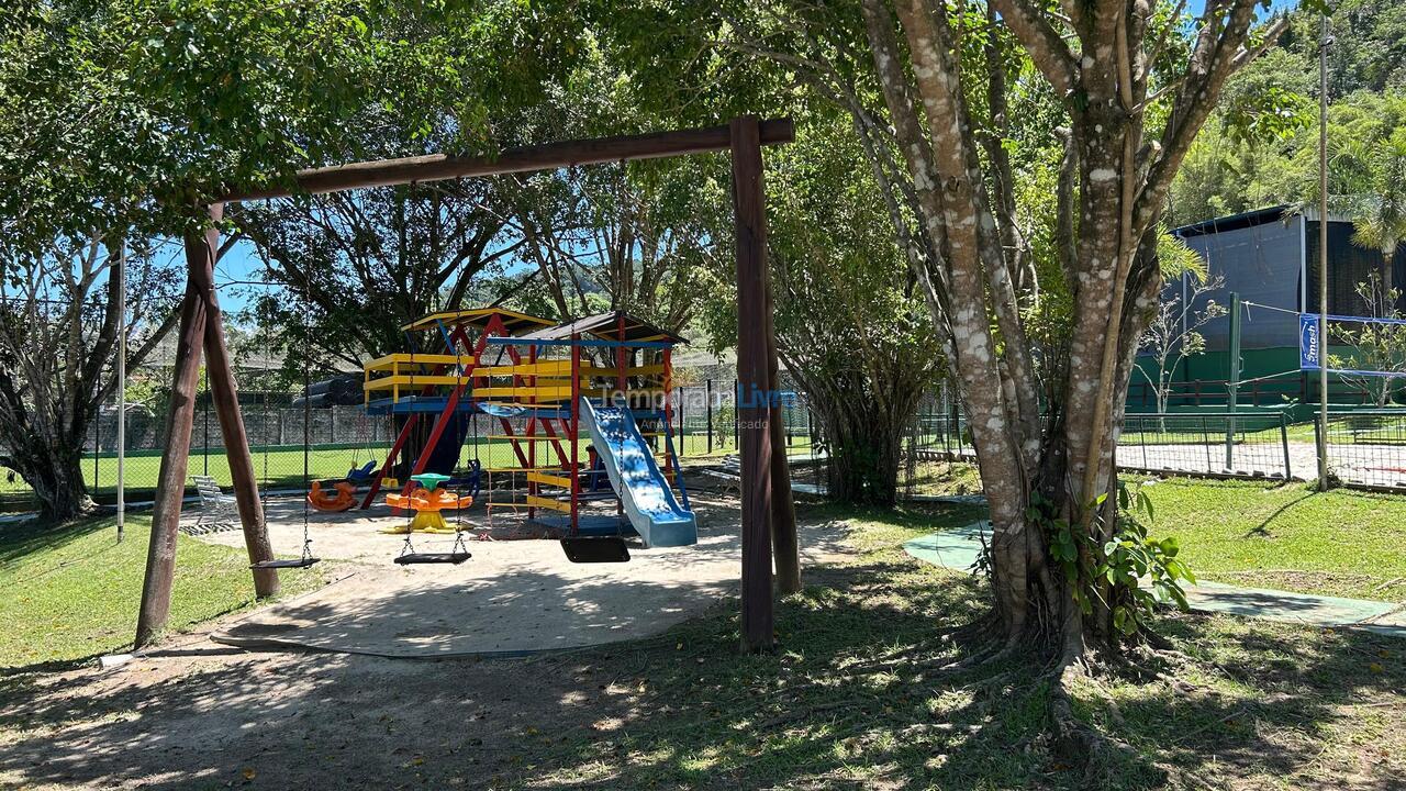 Apartamento para aluguel de temporada em Ubatuba (Praia das Toninhas)