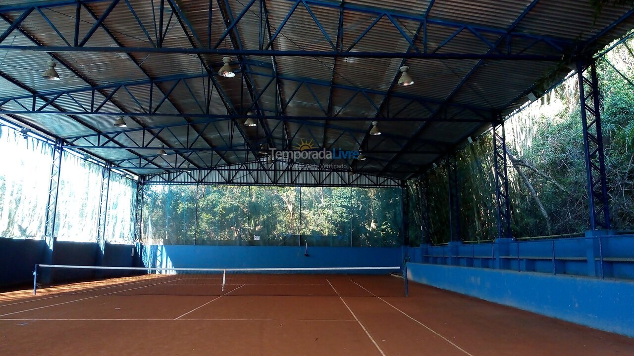 Apartamento para aluguel de temporada em Ubatuba (Praia das Toninhas)