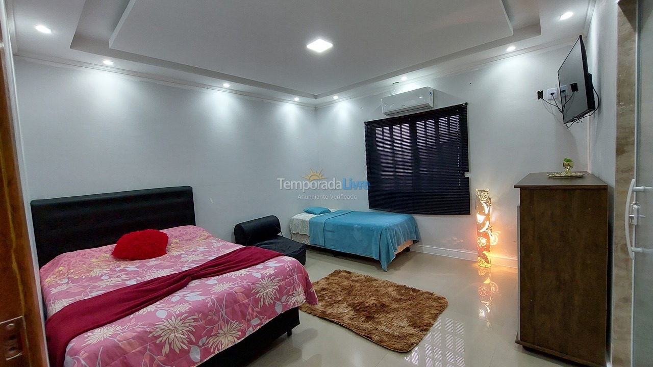 Casa para aluguel de temporada em Cabo Frio (Unamar)