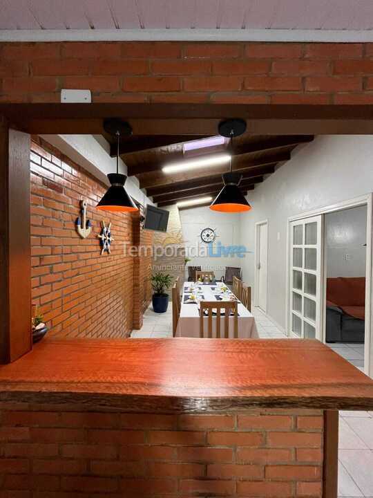 Casa para alquiler de vacaciones em Balneário Gaivota (Jardim Ultramar)