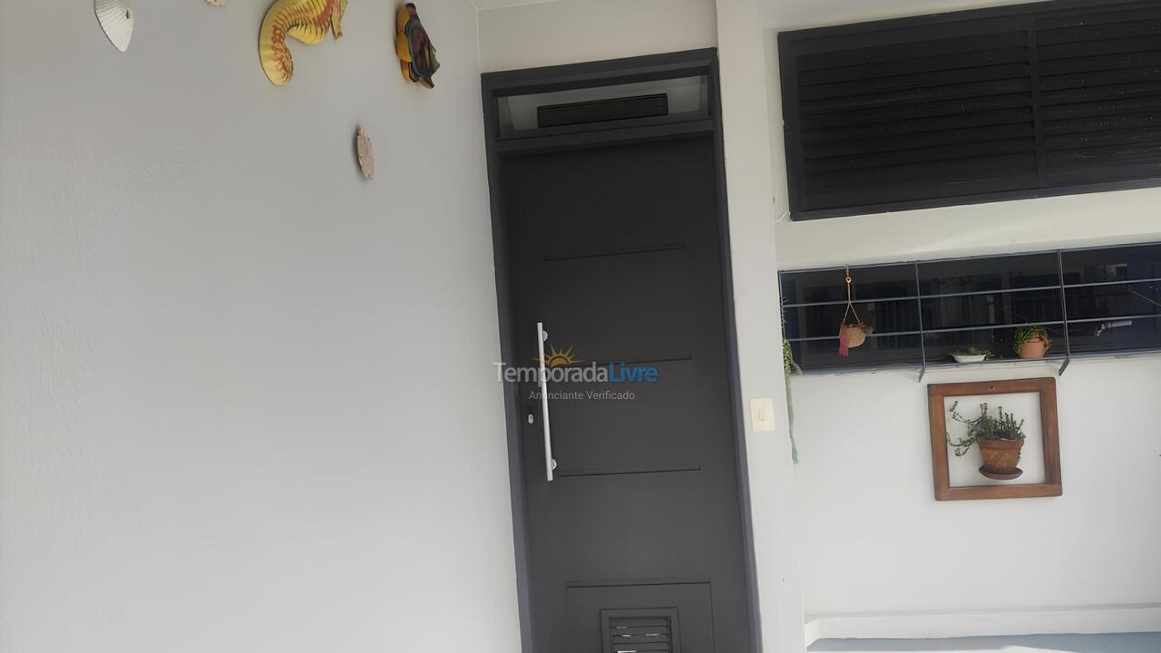 Casa para aluguel de temporada em Florianopolis (Canasvieiras)