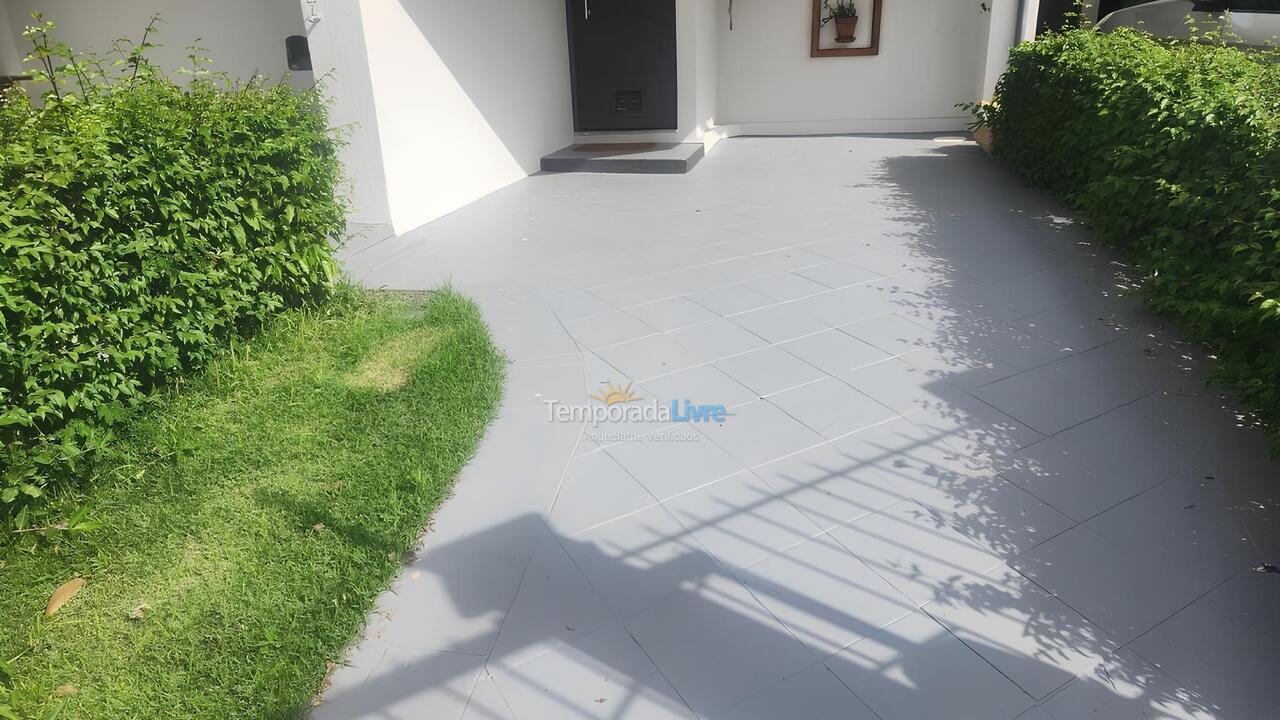 Casa para aluguel de temporada em Florianopolis (Canasvieiras)