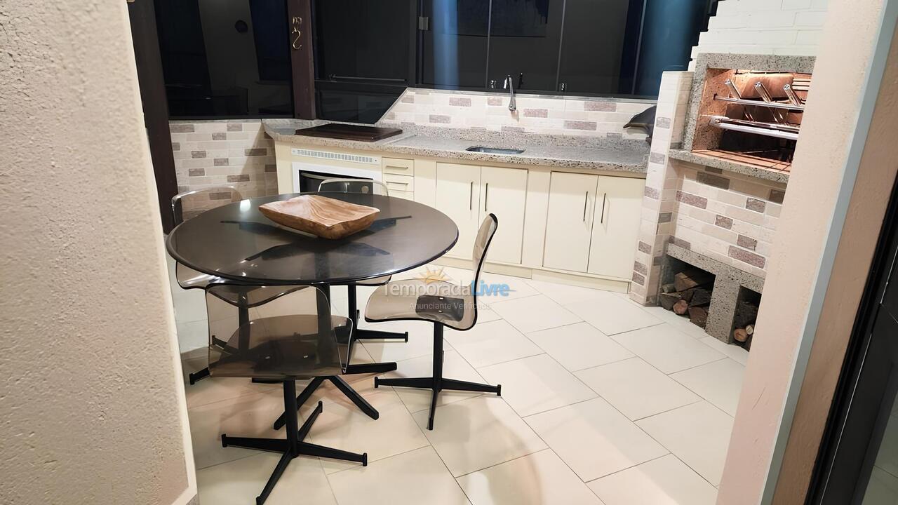 Casa para aluguel de temporada em Florianopolis (Canasvieiras)