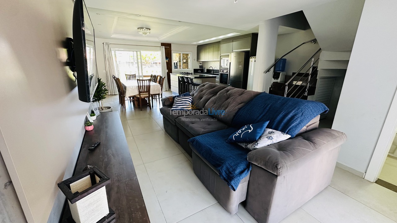 Casa para aluguel de temporada em São Francisco do Sul (Enseada)