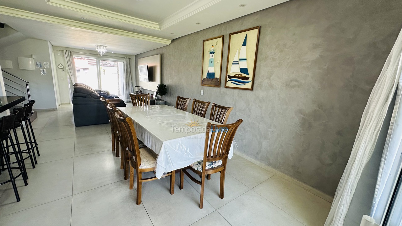 Casa para aluguel de temporada em São Francisco do Sul (Enseada)