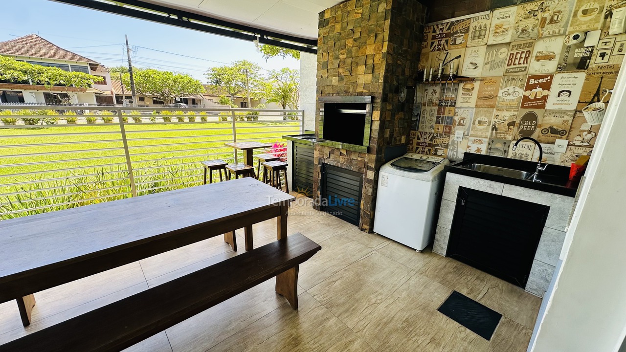 Casa para aluguel de temporada em São Francisco do Sul (Enseada)