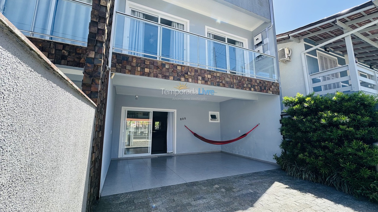 Casa para aluguel de temporada em São Francisco do Sul (Enseada)