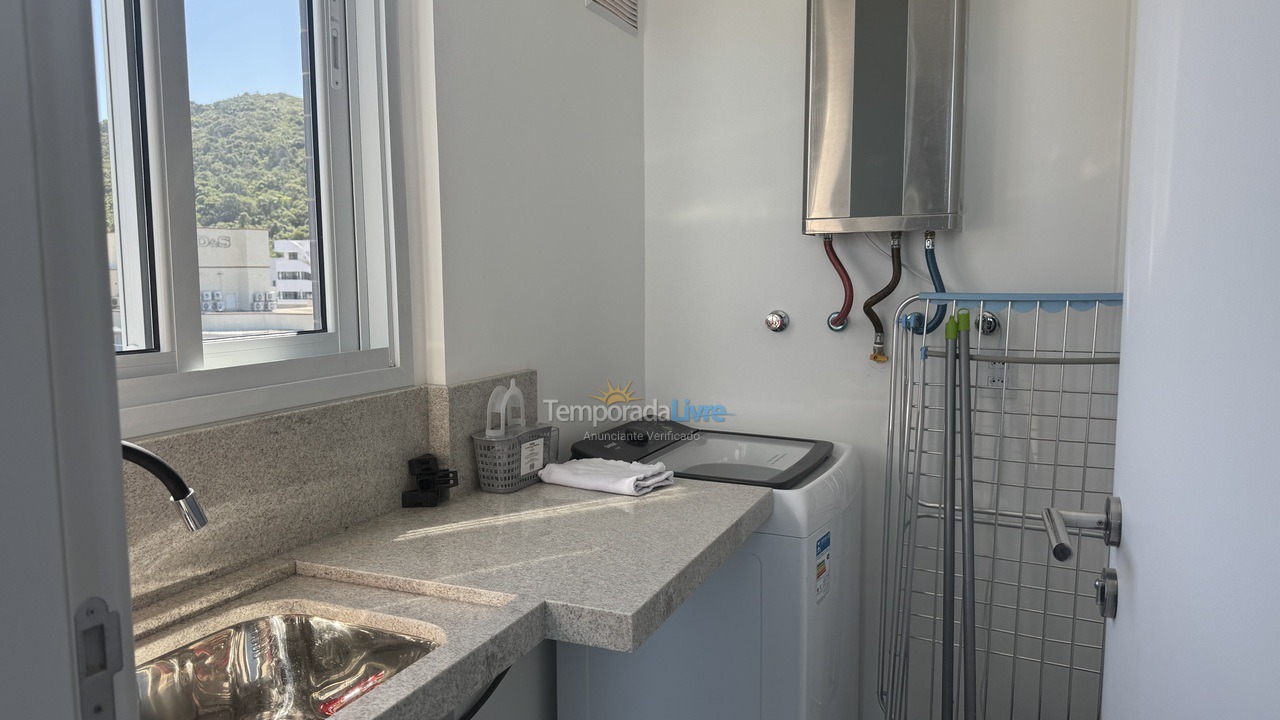 Casa para aluguel de temporada em Bombinhas (Praia de Bombas)